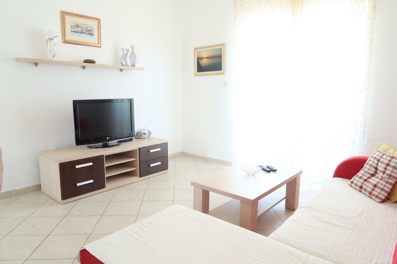 Apartments Maras Primosten Bagian luar foto
