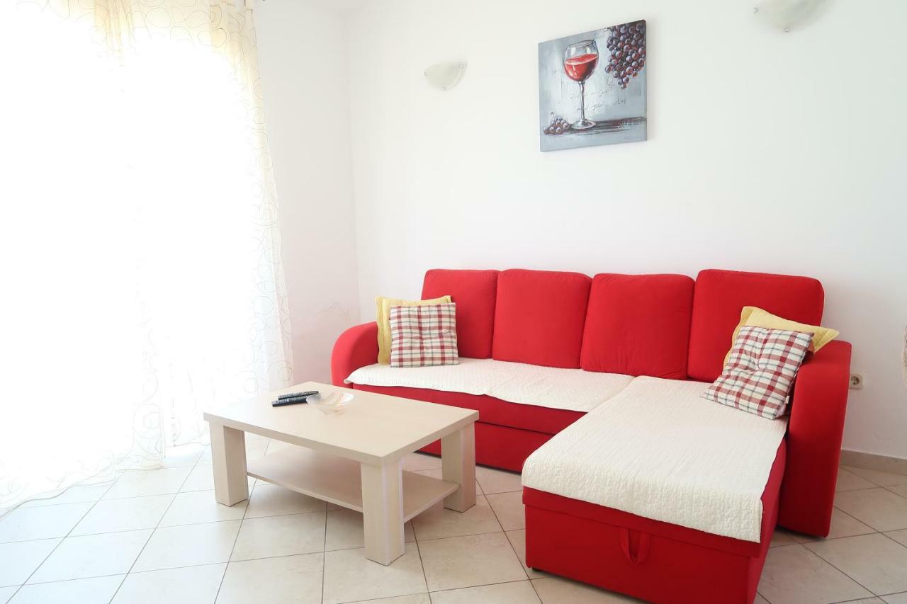 Apartments Maras Primosten Bagian luar foto