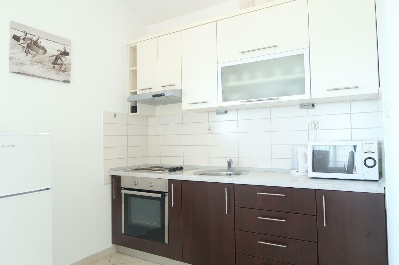 Apartments Maras Primosten Bagian luar foto